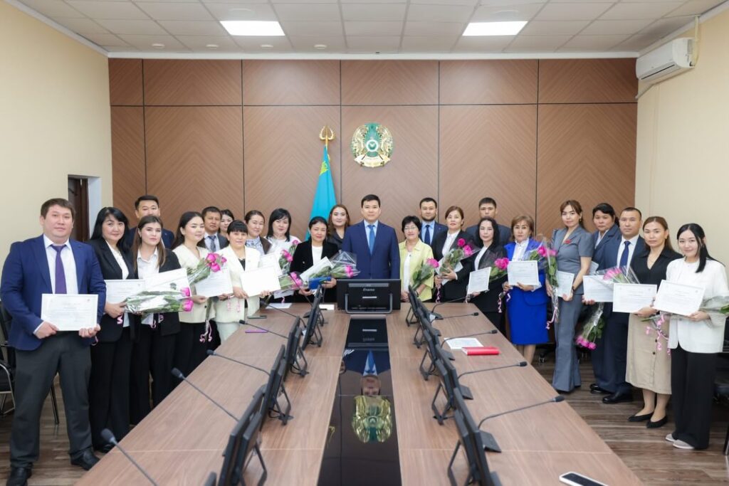 #КӘСІБИ МАРАПАТ 🔷Мемлекеттік қызмет көрсету саласындағы қызметкерлер күніне орай Шымкент&hellip;